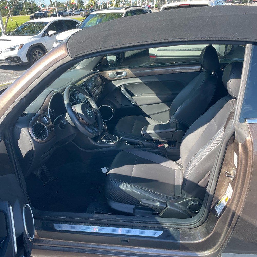Used 2013 Volkswagen Beetle 2.5 FWD image 3
