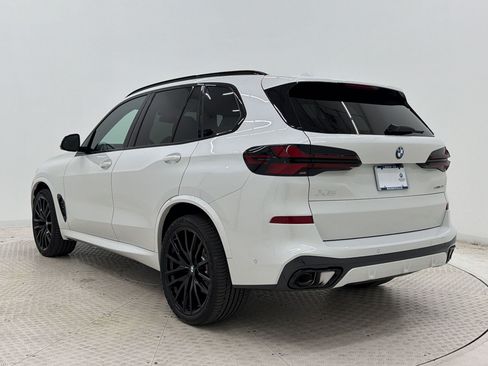 New 2026 BMW X5 sDrive40i w/ M Sport Package RWD image 3