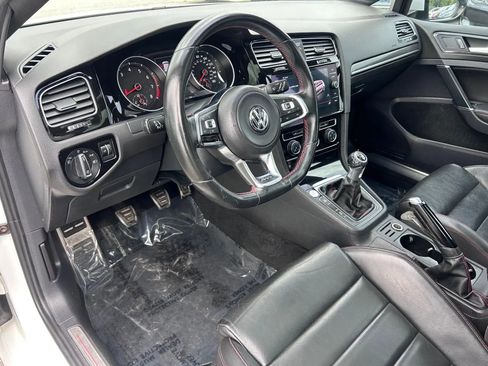 Used 2019 Volkswagen Golf 4-Door FWD image 11