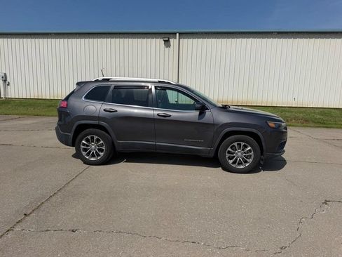 Used 2020 Jeep Cherokee Latitude Plus AWD/4WD image 2