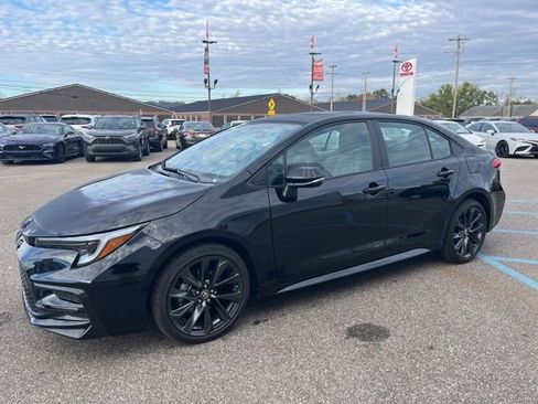 Used 2025 Toyota Corolla SE image 8