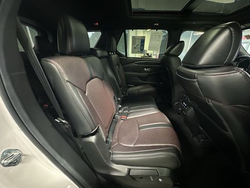 Used 2025 Honda Pilot Black Edition image 29