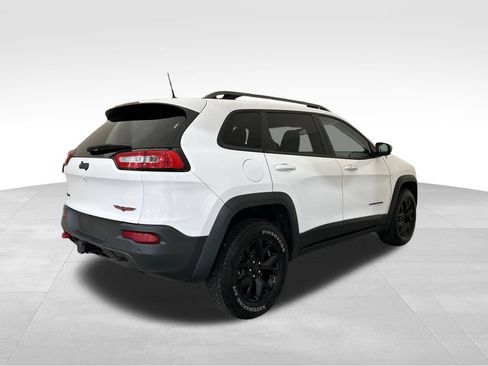 Used 2018 Jeep Cherokee Trailhawk w/ Comfort/Convenience Group AWD/4WD image 5