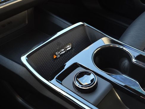 New 2026 Chevrolet Equinox RS w/ Convenience Package III image 23