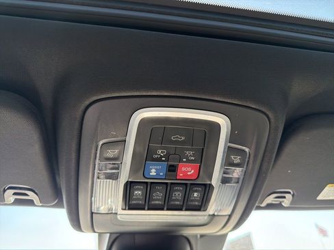 Used 2019 RAM 1500 Laramie AWD/4WD image 26