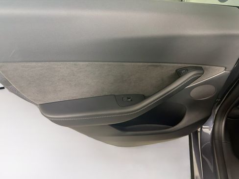 Used 2022 Tesla Model Y Performance AWD/4WD image 24