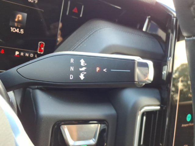 Used 2025 GMC Yukon Denali w/ Sun & Power Step Package AWD/4WD image 31