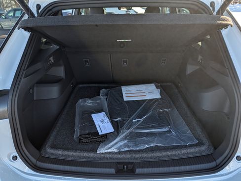 New 2026 Volkswagen Tiguan SEL R-Line image 6