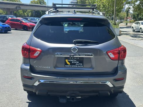 Used 2020 Nissan Pathfinder S FWD image 10