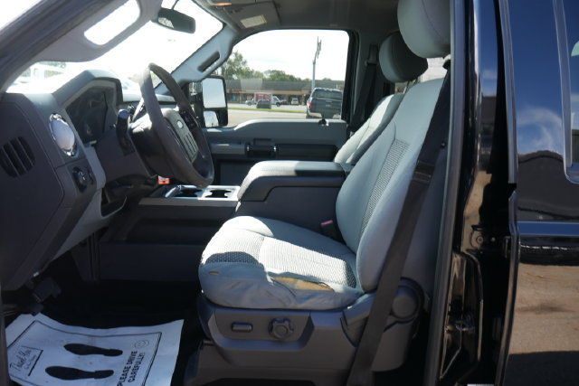 Used 2016 Ford F250 XLT w/ Snow Plow Prep Package AWD/4WD image 2