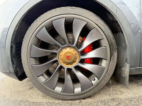 Used 2022 Tesla Model Y Performance image 35