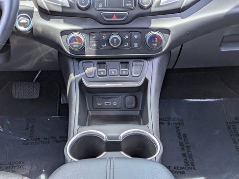 Used 2021 GMC Terrain SLT w/ Infotainment Package II FWD image 21