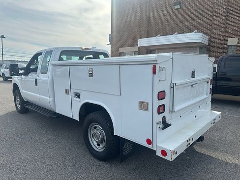 Used 2015 Ford F250 XL w/ Power Equipment Group AWD/4WD image 6