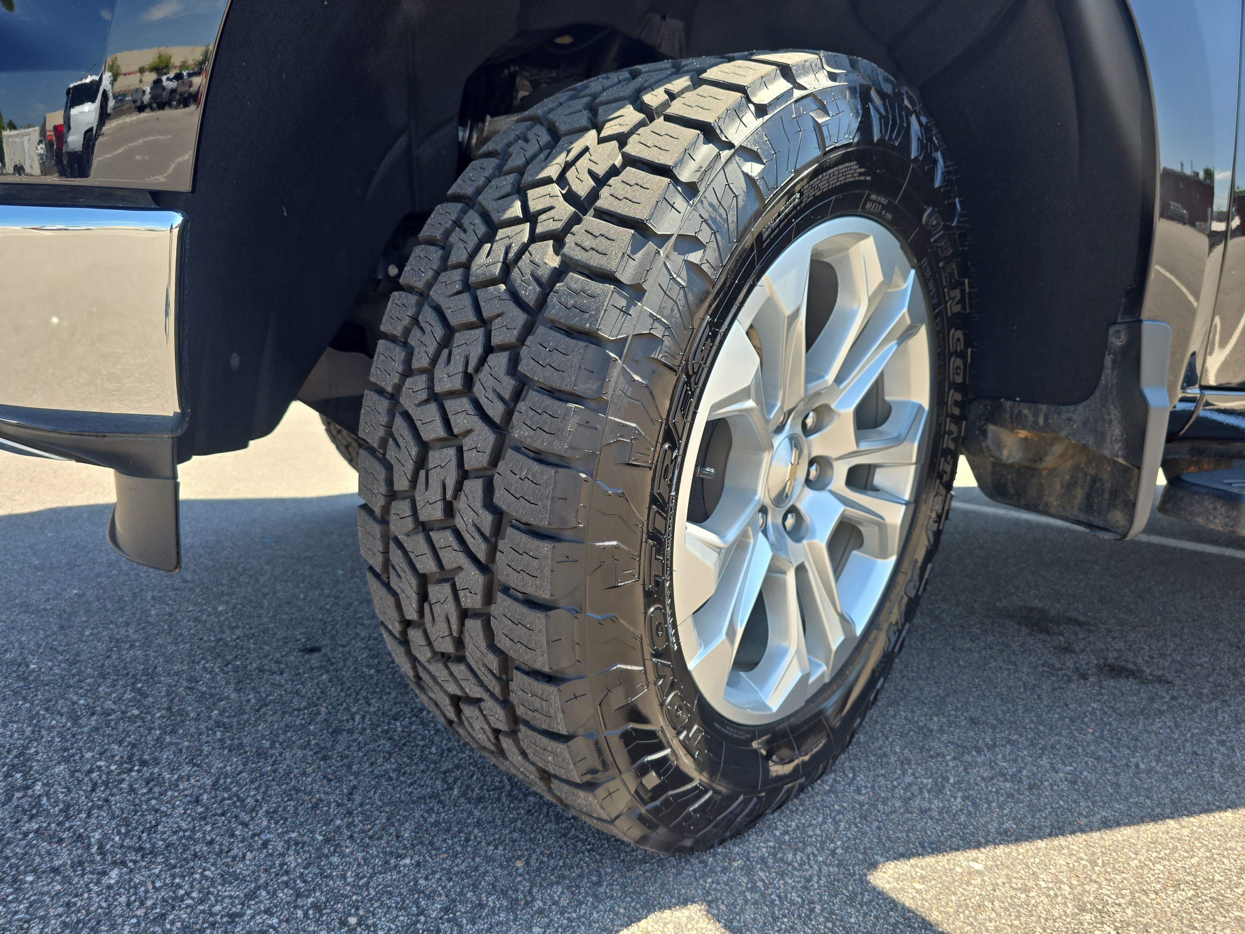 Used 2024 Chevrolet Silverado 1500 LTZ AWD/4WD image 31