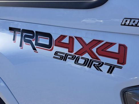 Used 2020 Toyota Tacoma TRD Sport w/ Technology Package image 25