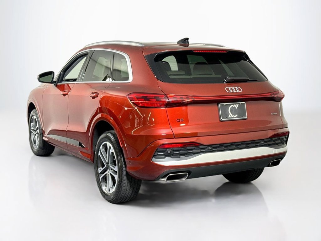 Certified 2025 Audi Q5 Premium AWD/4WD image 3