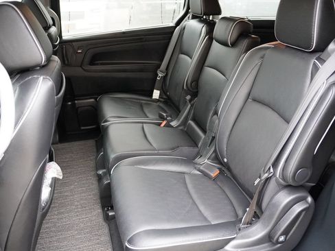 Used 2024 Honda Odyssey Elite image 17