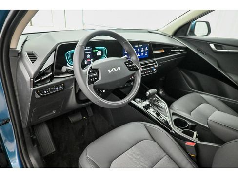 New 2026 Kia Niro EX FWD image 16