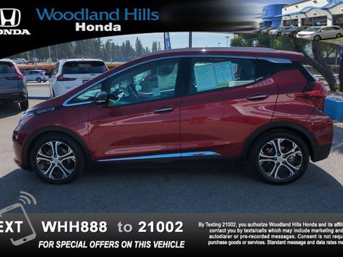 Used 2020 Chevrolet Bolt Premier w/ Infotainment Package FWD image 8