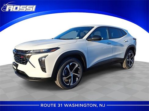 Certified 2024 Chevrolet Trax RS w/ Driver Confidence Package image 1