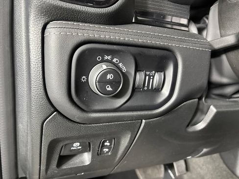 Used 2024 RAM 1500 Limited AWD/4WD image 8