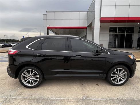 Used 2023 Ford Edge Titanium AWD/4WD image 2