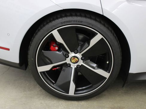 New 2024 Porsche Taycan 4S image 15