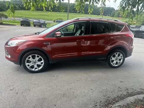 Used 2016 Ford Escape Titanium AWD/4WD image 7