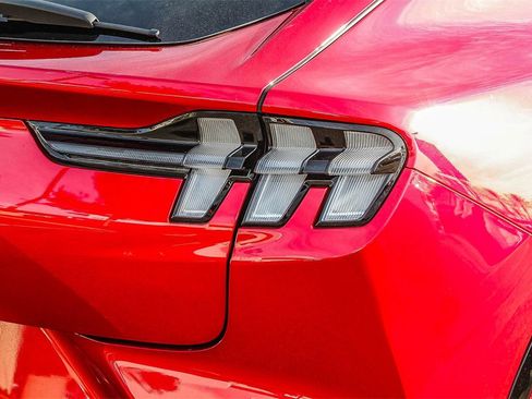 Used 2021 Ford Mustang Mach-E Premium image 11