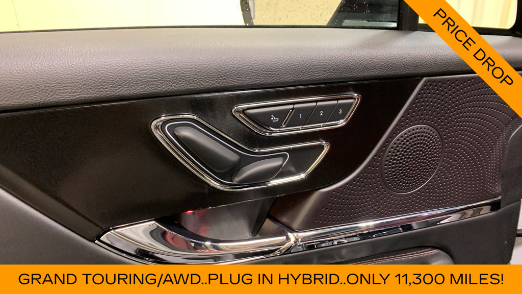 Used 2025 Lincoln Corsair Grand Touring w/ Towing Package AWD/4WD image 27