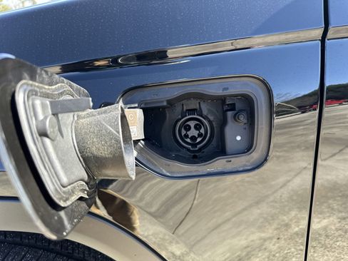 New 2024 Jeep Grand Cherokee Limited 4xe w/ Luxury Tech Group II image 13