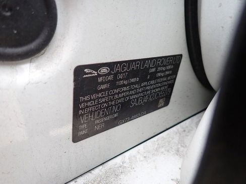 Used 2018 Jaguar XF Premium image 13