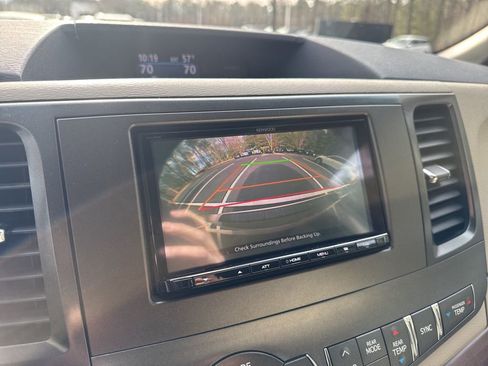 Used 2013 Toyota Sienna Limited image 6