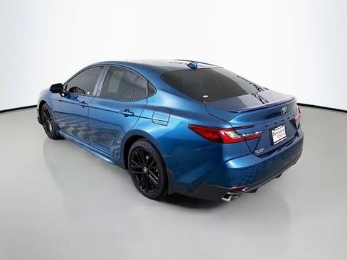 Used 2026 Toyota Camry SE FWD image 5