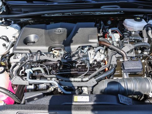 Used 2025 Toyota Camry XSE FWD image 16