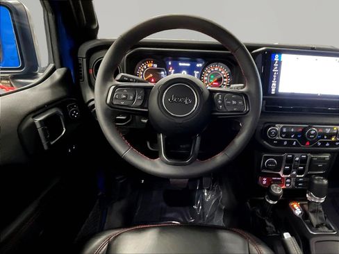 Used 2024 Jeep Wrangler Unlimited Rubicon AWD/4WD image 8
