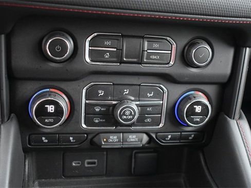 Used 2022 Chevrolet Suburban RST w/ Sport Performance Package image 30