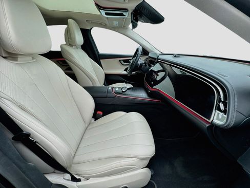 Used 2025 Mercedes-Benz E 450 4MATIC Sedan image 20
