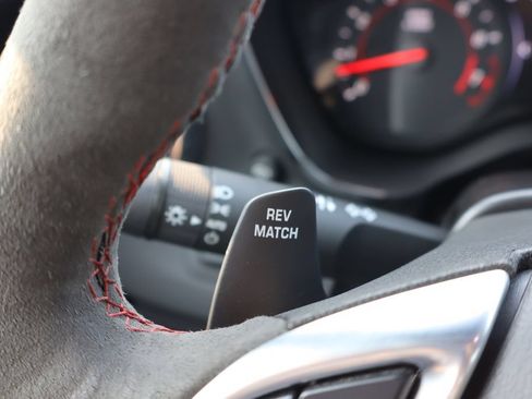 Used 2022 Chevrolet Camaro ZL1 RWD image 13