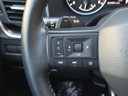 Used 2025 Nissan Rogue SV AWD/4WD image 27