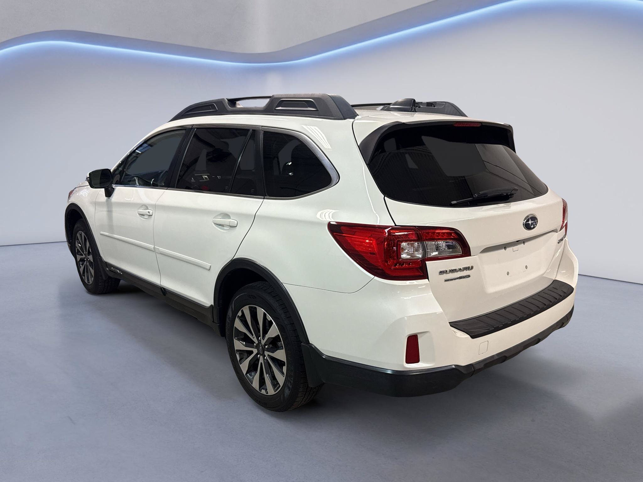 Used 2016 Subaru Outback 2.5i Limited AWD/4WD image 5