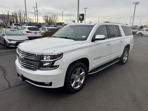 Used 2017 Chevrolet Suburban Premier image 7