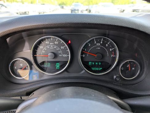 Used 2017 Jeep Wrangler Unlimited Sahara w/ Quick Order Package 24E Chief AWD/4WD image 4
