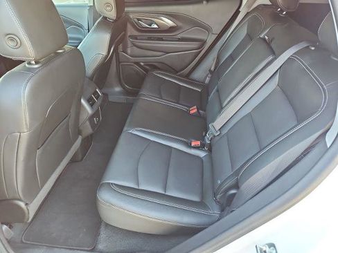 Certified 2024 GMC Terrain SLT image 23