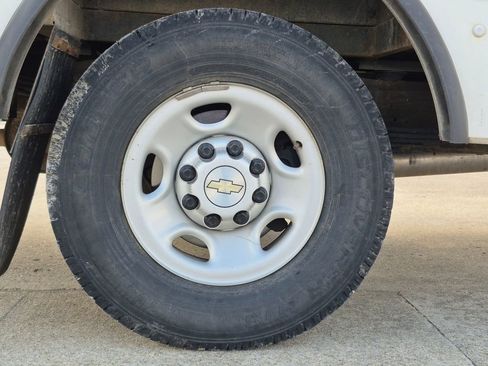 Used 2020 Chevrolet Express 3500 w/ Power Convenience Package image 19