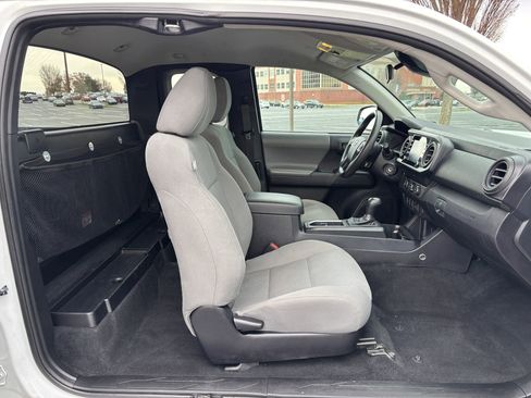 Used 2020 Toyota Tacoma SR image 16