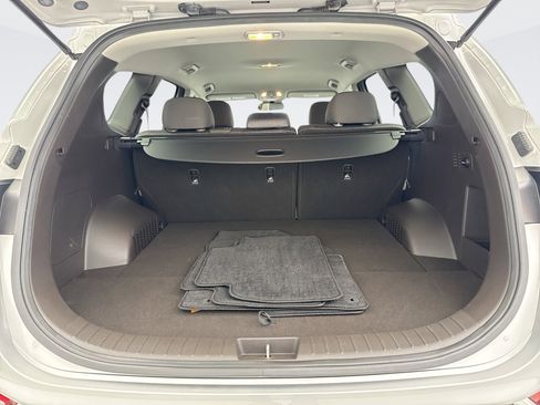 Used 2020 Hyundai Santa Fe SE image 18