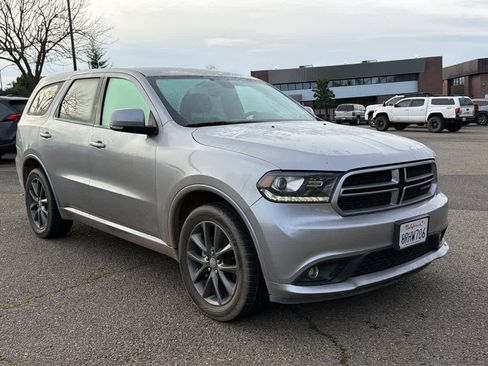 Used 2018 Dodge Durango GT image 3