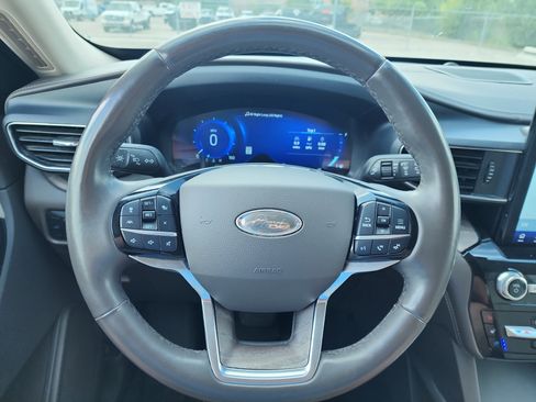 Used 2022 Ford Explorer Platinum w/ Equipment Group 601A image 20