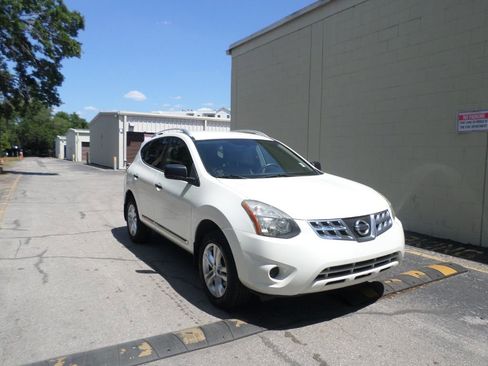 Used 2015 Nissan Rogue S w/ Convenience Package FWD image 3